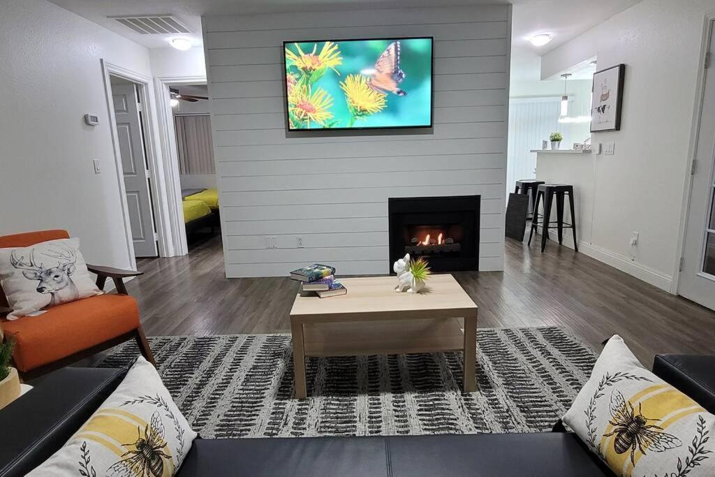L - Fully Remodeled And Professionally Decorated Las Vegas Buitenkant foto